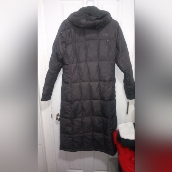 Woman's full length North face jacket - Picture 2 of 4